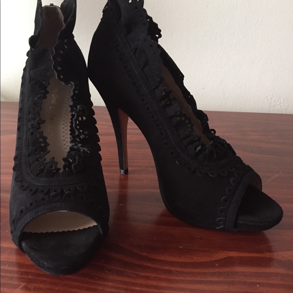 Shoes - Picture 2 of 3